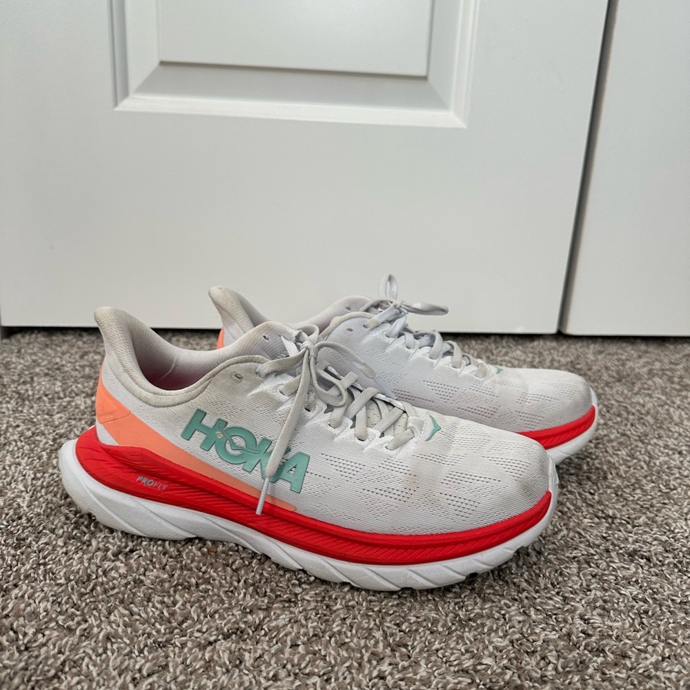 Hoka Mach 4 Sneakers